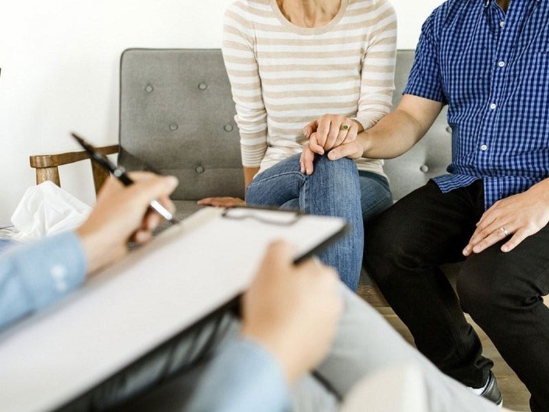 چرا بعضی رابطه‌ها فرسایشی می‌شوند؟ نقش مشاوره در بهبود روابط